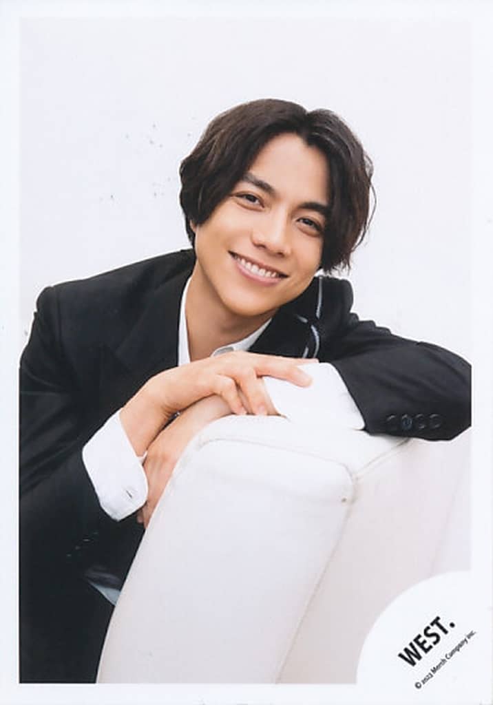 重岡大毅 公式写真 オフショ 重岡大毅 絶体絶命 オフショット 公式写真 シャツver. WEST. - メルカリ