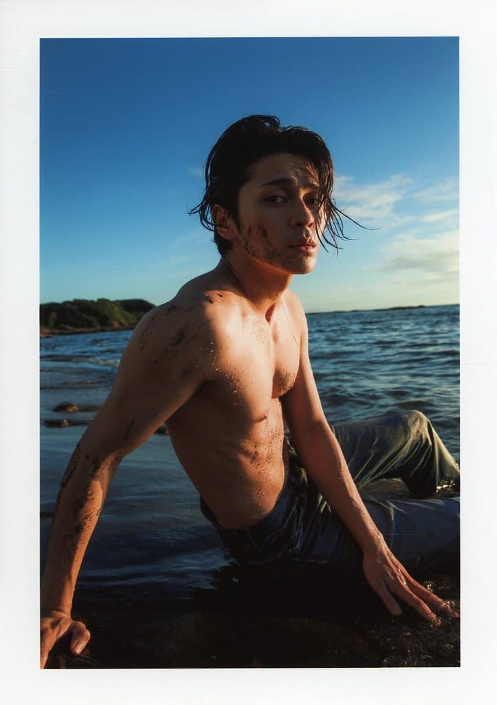 【新品未開封】眞栄田郷敦　写真集 A Beautiful Blink 眞栄田郷敦写真集 A Beautiful Blink | 二階堂 ふみ |本 | 通販 | Amazon