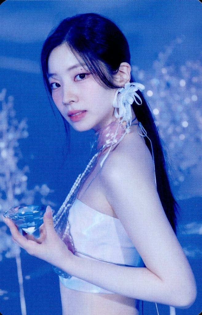 COACH - ダヒョンLUV出品 駿河屋 -<中古>TWICE/ダヒョン(DAHYUN)/CD「DIVE」【通常盤