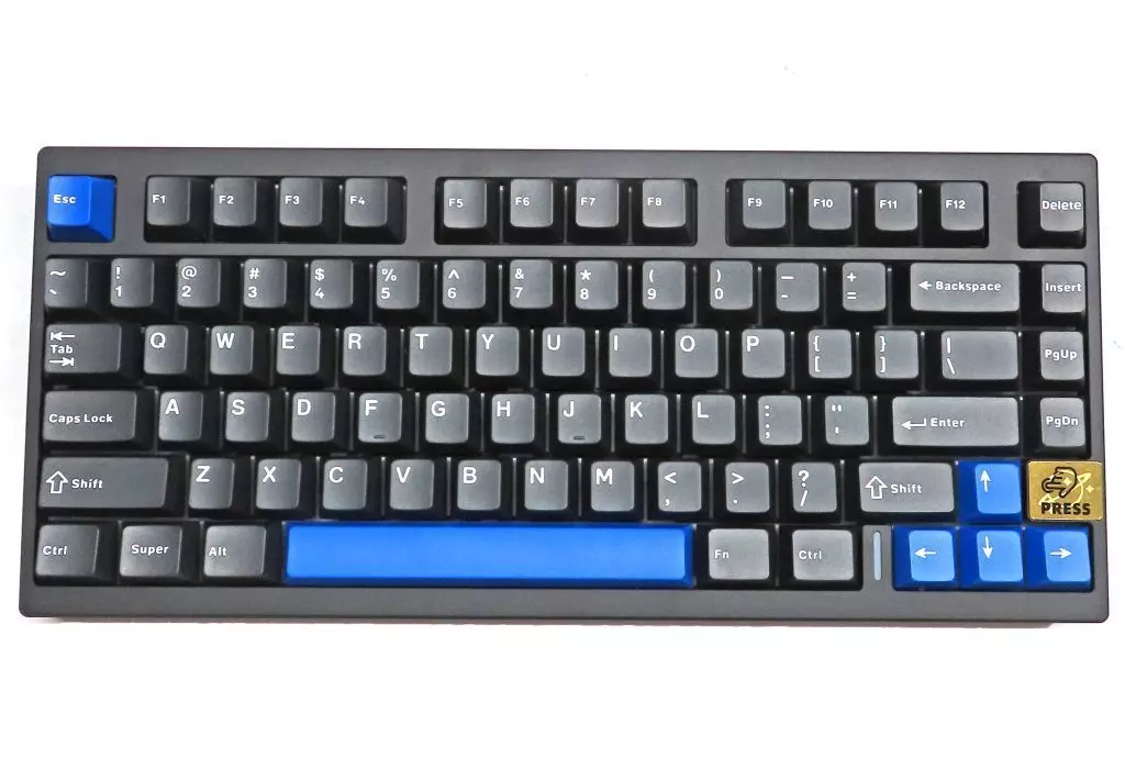 PCハード　YUNZII 有線/ワイヤレス メカニカルキーボード(ブラック)[AL75]