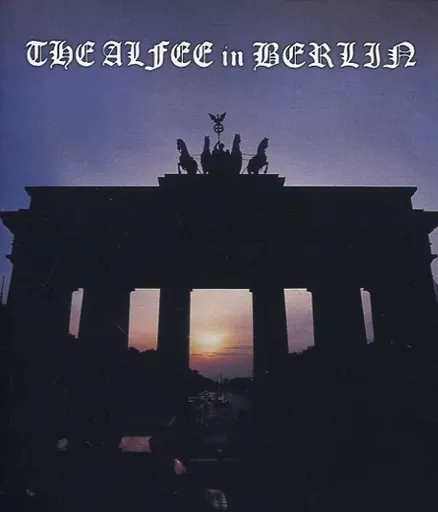 【THE ALFEE】in BERLIN THE ALFEE in BERLIN At Brandenburg Tor 26th．September．1999