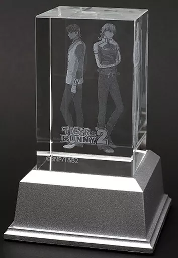 TIGER & BUNNY 2　クリスタルアート ヨドバシ.com - ムービック movic TIGER＆BUNNY 2 クリスタルアート