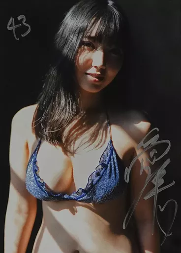 沢口愛華 直筆サイン入り写真パネル(A) 「B.L.T.2022年1月号」 駿河屋 -<中古>沢口愛華 直筆サイン入り写真パネル(B) 「B.L.T.2022年1