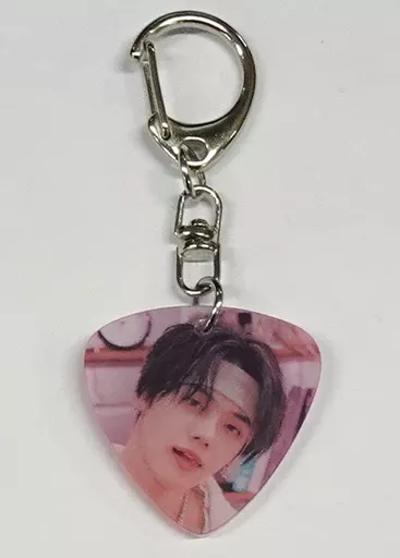 ヨンジュン(TOMORROW X TOGETHER) ギターピックキーリング 「Chaotic Wonderland」