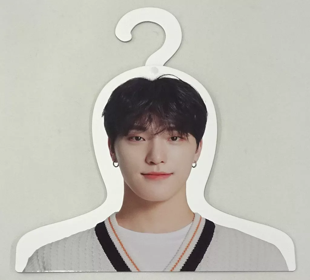駿河屋 -<中古>ディノ(SEVENTEEN) フォトハンガー 「2022 SEVENTEEN's