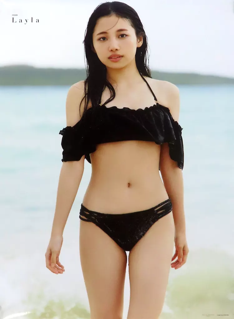 B2A(黒ビキニ) 伊勢鈴蘭(アンジュルム) 「ファースト写真集『Layla』」 Hello! Projectオフィシャルショップ受注予約限定_image