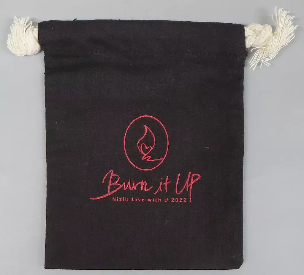 Live with U 2022 Burn it Up 限定版 コットン巾着付 Amazon.co.jp: 【Amazon.co.jp限定】NiziU Live with U 2022 “Burn it