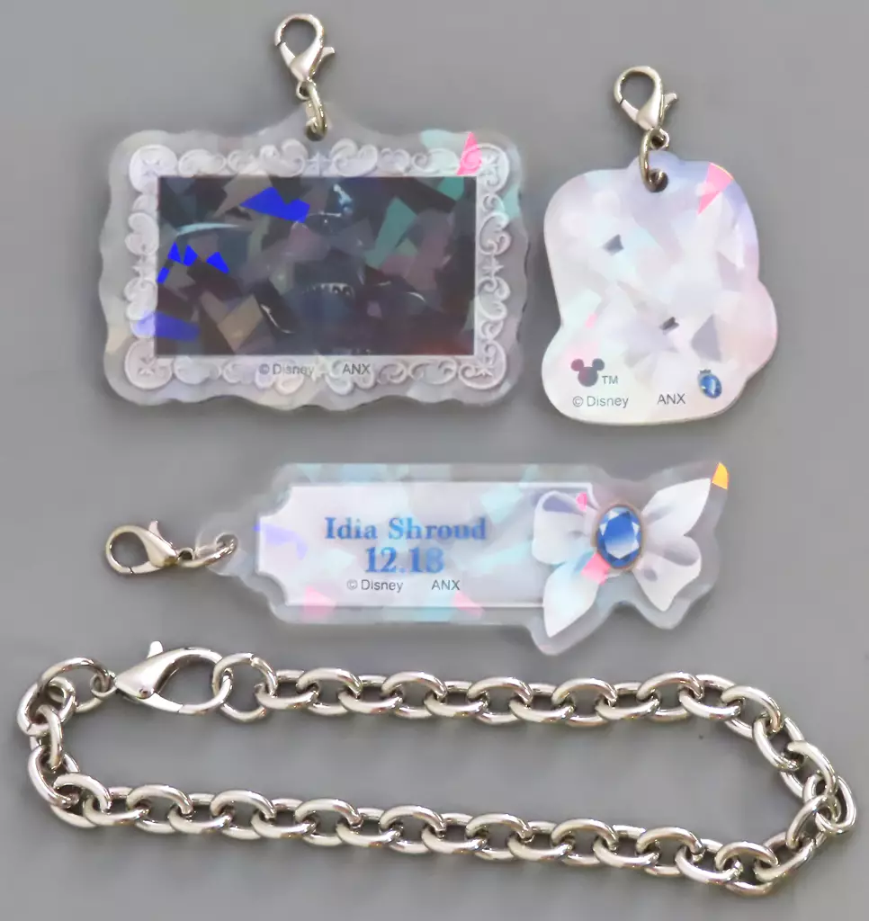 イデア・シュラウド チェーン付きホログラムアクリルチャーム 「ディズニー ツイステッドワンダーランド」 イデアの誕生日記念グッズ