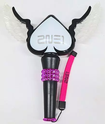 2NE1 ペンライト　持ち手黒/ピンクVer. 駿河屋 -<中古>[破損品/箱欠品] 2NE1 ペンライト(持ち手黒/ピンクVer