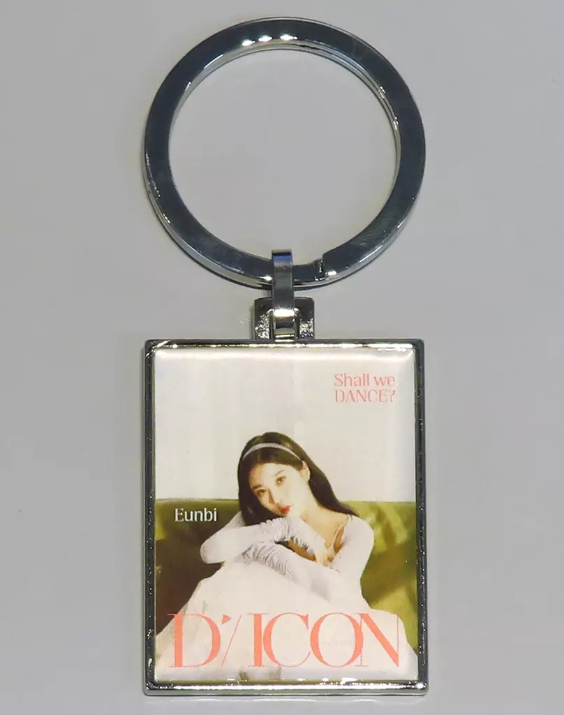 クォン・ウンビ アクリル製キーリング 「写真集『Dicon vol.11 IZ*ONE [Shall We dance?]』」 同梱品