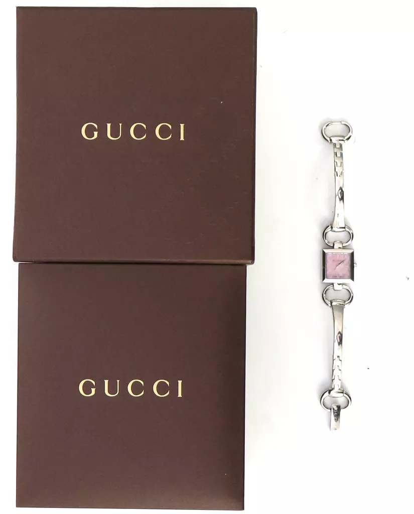 懐中時計・腕時計　GUCCI トルナヴォーニ スクエア クォーツ シェルピンク文字盤 レディースウォッチ(腕時計) 120 YA120515