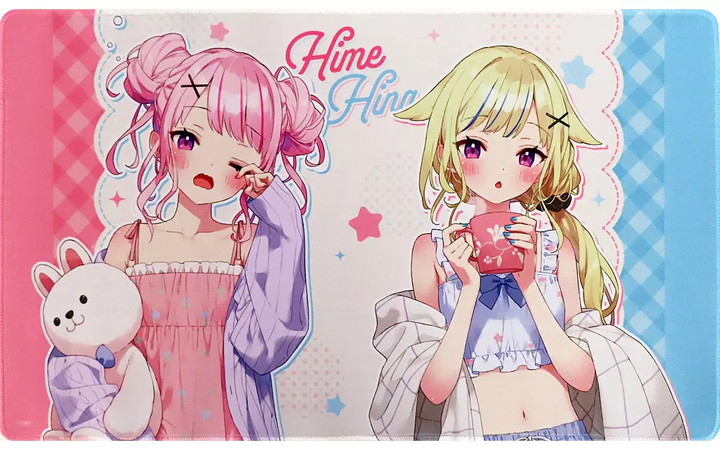 ヒメヒナ　HIMEHINA プレイマット　鈴木ヒナ HIMEHINA』より描き下ろしイラストプレイマットが登場！9月下旬発売