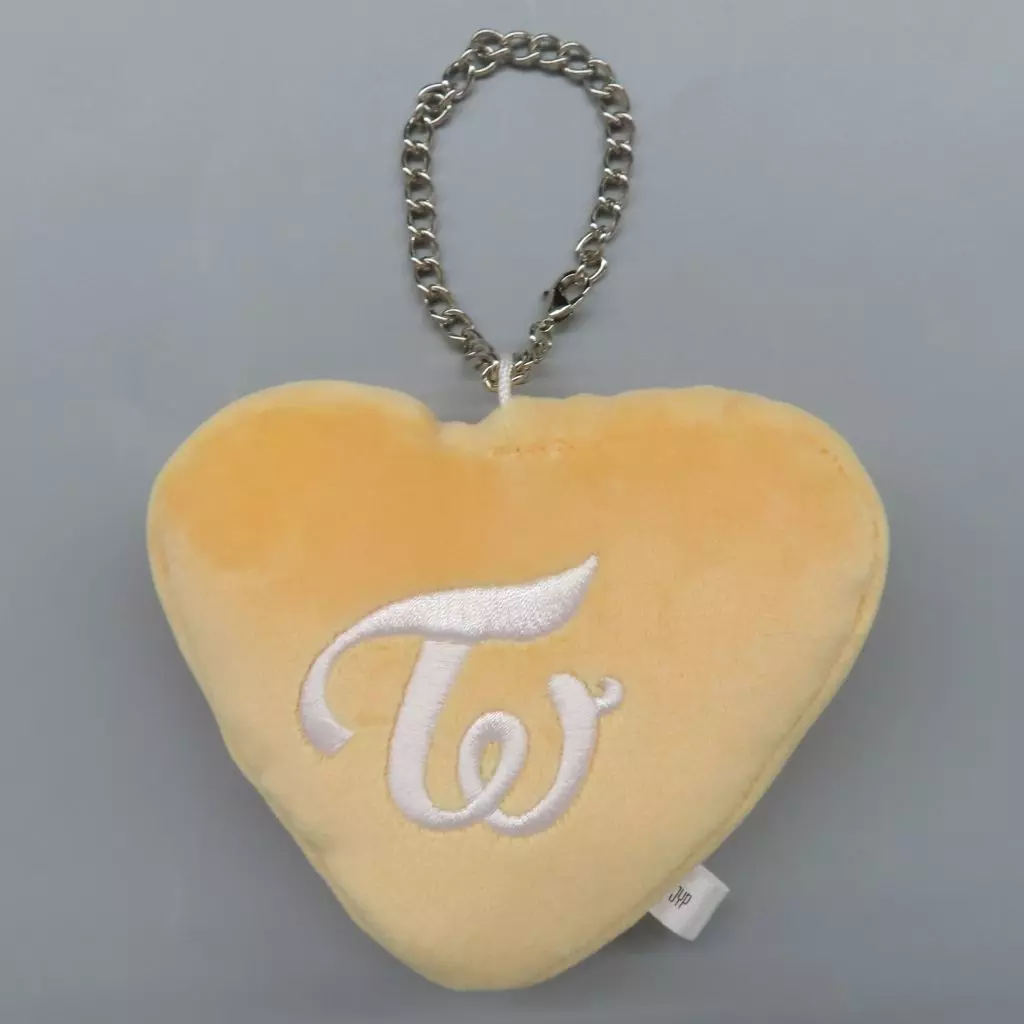 ジヒョ BABY LOVELYS リバーシブルバッグチャーム Baby JIVELY 「TWICE ＜THIS IS FOR＞ WORLD TOUR IN JAPAN」