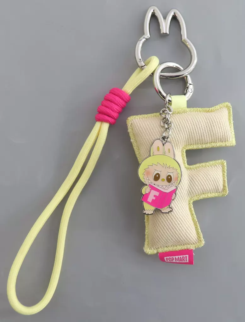 F 「POPMART THE MONSTER PIN FOR LOVE シリーズ アルファベットペンダント(A-M)」