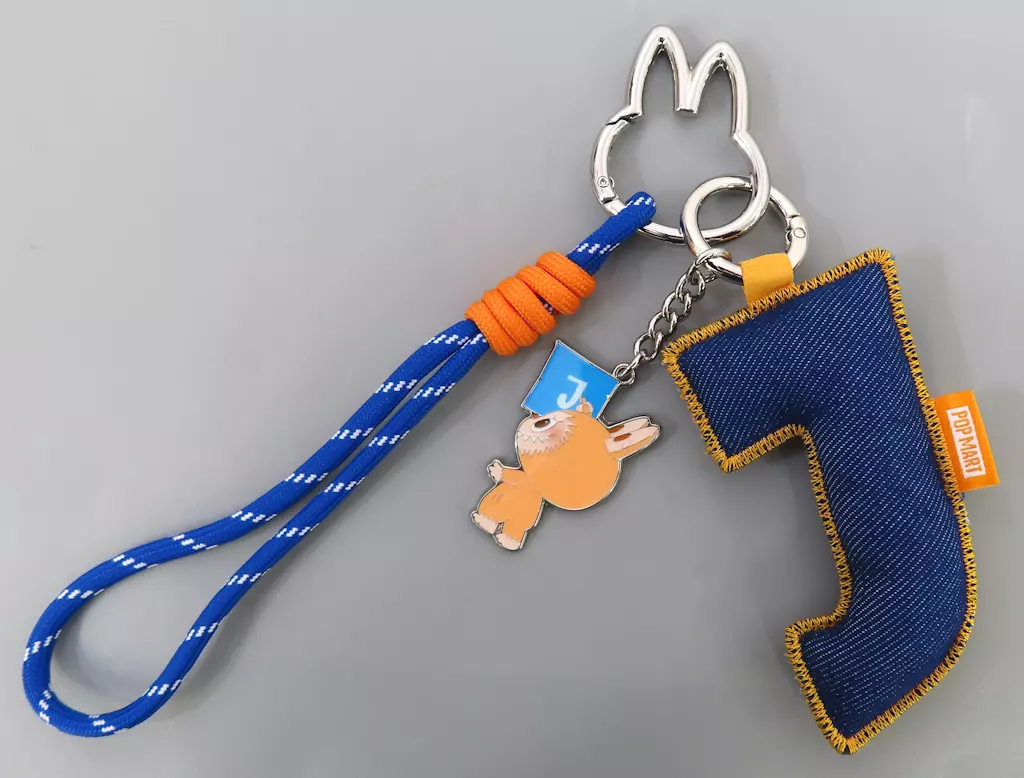 J 「POPMART THE MONSTER PIN FOR LOVE シリーズ アルファベットペンダント(A-M)」