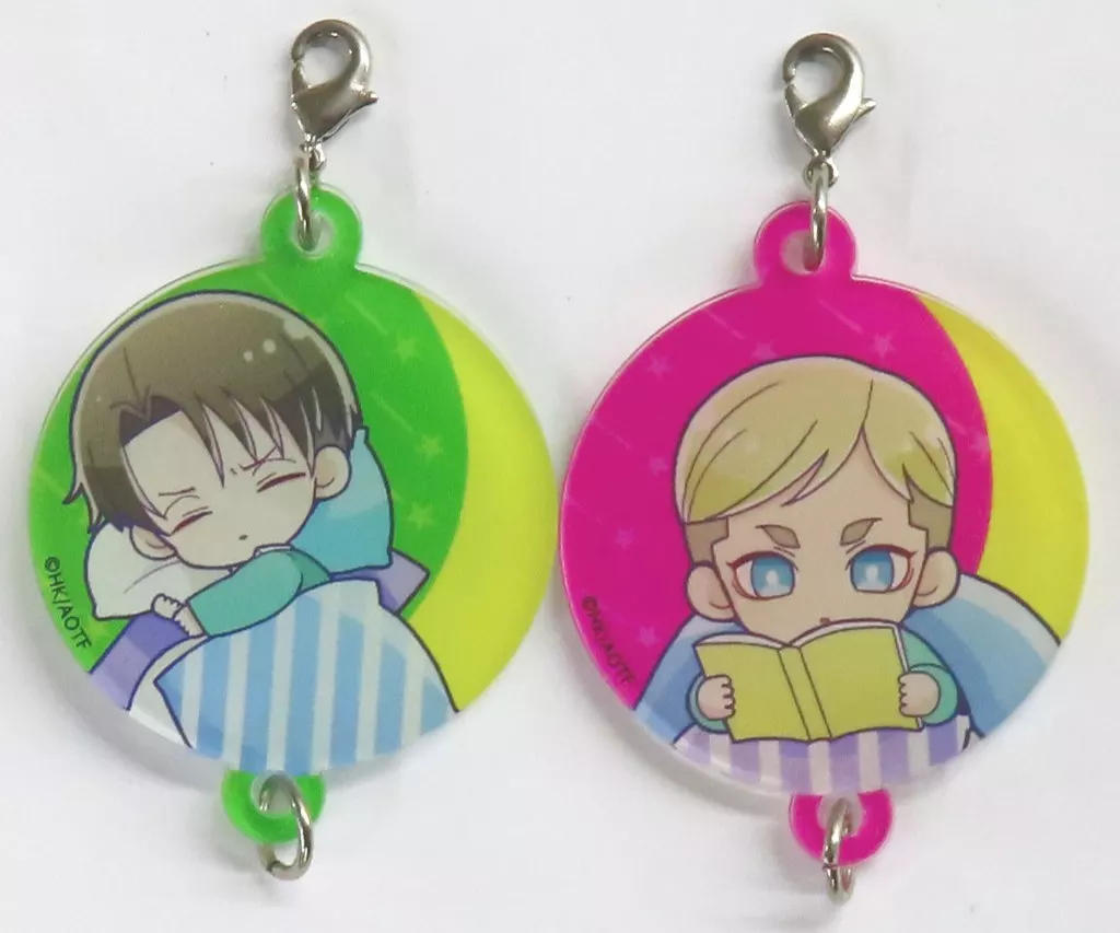 リヴァイ＆エルヴィン 連結チャーム(お昼寝) 「進撃の巨人×PRINCESS CAFE」