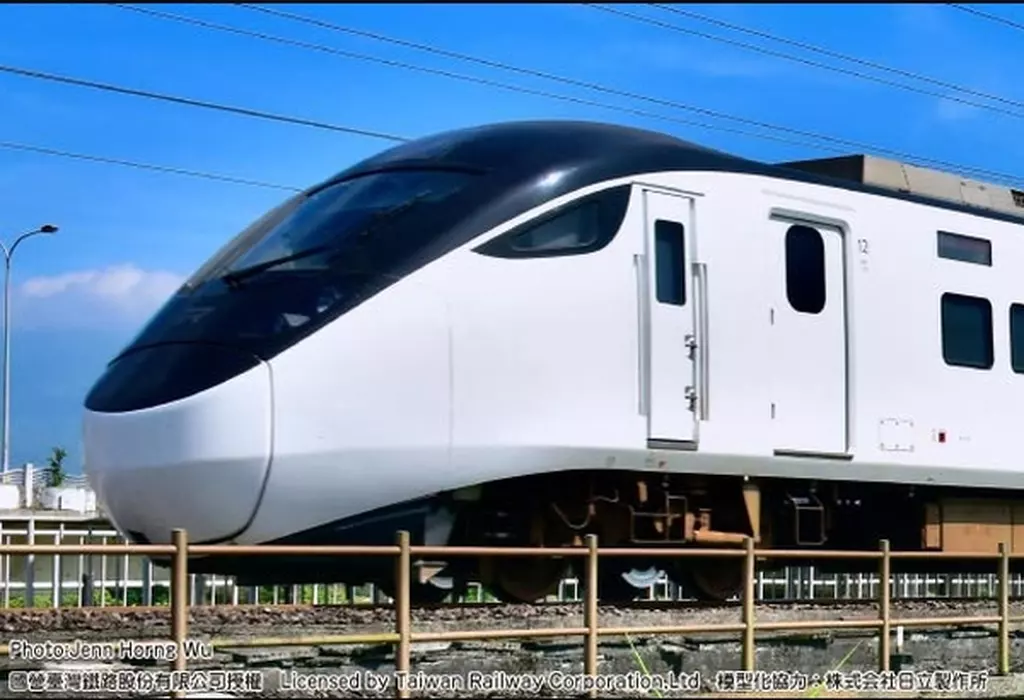 鉄道模型　1/150 台湾鉄路EMU3000(赤) 6両増結セット [10-1791]