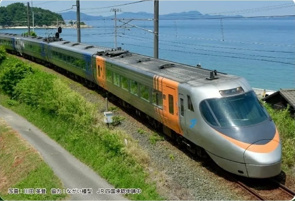鉄道模型　1/150 JR四国8000系 特急 しおかぜ・いしづち 3両セット [10-1939]