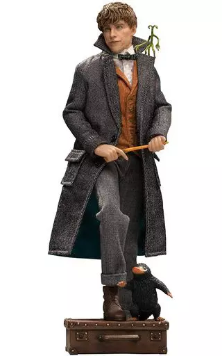 ぬいぐるみ　ニュート・スキャマンダー 「ファンタスティック・ビーストと黒い魔法使いの誕生」 リアルマスターシリーズ 1/8 コレクタブルアクションフィギュア