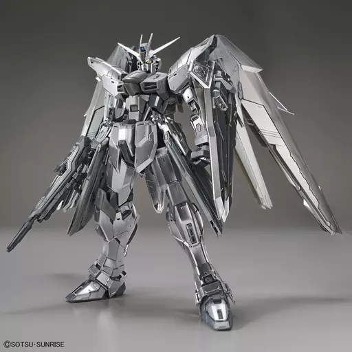 MG 1/100 ガンダムベース限定 フリーダムガンダム Ver.2.0［シルバーコーティング］