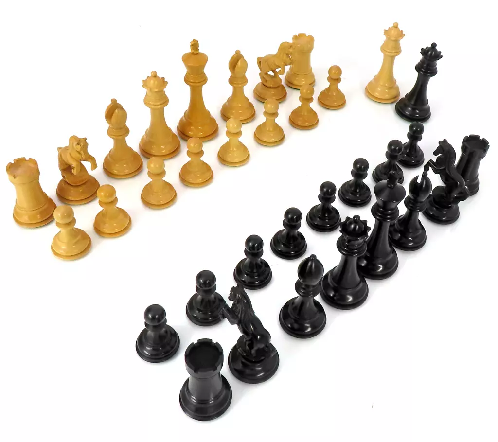 4 Alexander Staunton Ebony Wood Chess Pieces -アレクサンダー・スタントン・エボニーウッド・チェス駒-