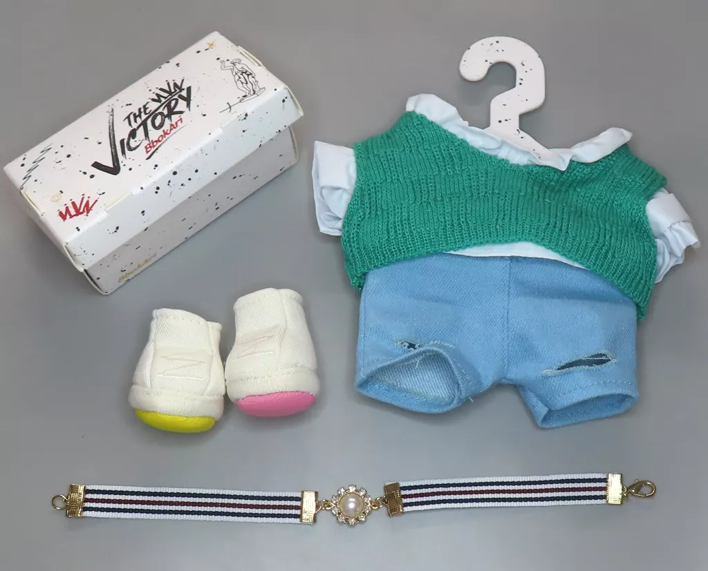 ぬいぐるみ　BbokAri(フィリックス) SKZOO PLUSH OUTFIT THE VICTORY ver. (着せ替え衣装セット) 「SKZOO」