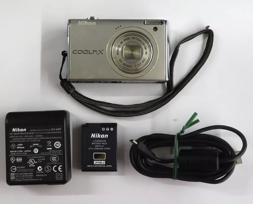 駿河屋 -<中古>Nikon デジタルカメラ COOLPIX S640 1220万画素 (アイス