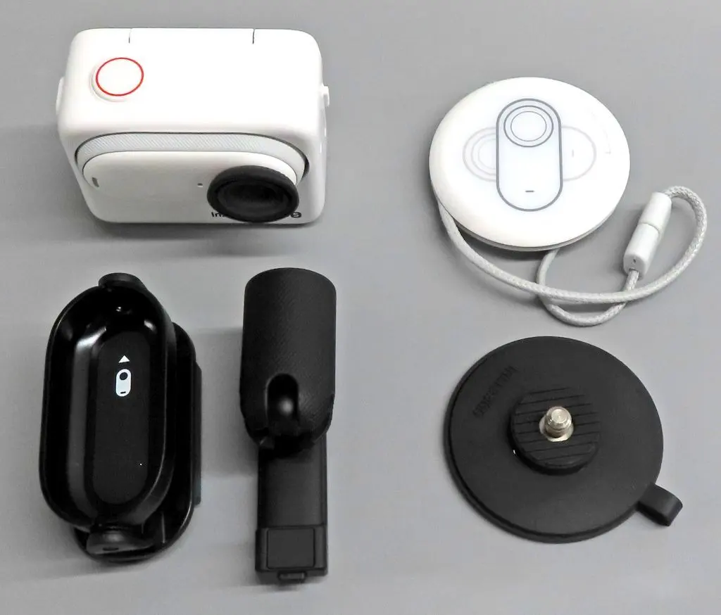 カメラ　4K対応アクションカメラ Insta360 GO 3S 128GB 通常版 (アークティックホワイト) [CINSAATA-GO3S128W]