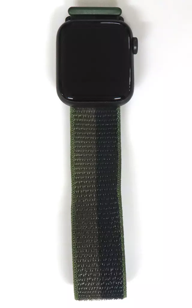 スマートウォッチ　Apple Watch SE 40mm GPSモデル [MKQC3J/A] (状態：現状品/本体のみ/バッテリー劣化※詳細は商品説明を御覧下さい)