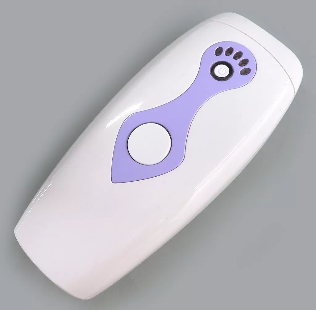 美容・健康家電　Aumi IPL光脱毛器 (ホワイト)
