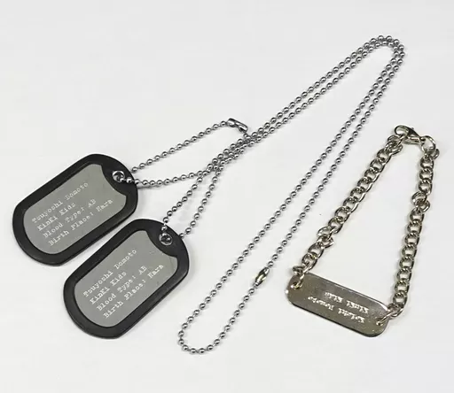KinKi Kids 2003年キャンペーン☆ブレスレット&タグ ジャニーズ 駿河屋 -<中古>KinKi Kids ドッグタグ＆ブレスレット KinKi Kids 2003