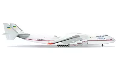 ミニカー　1/200 アントノフ航空 UR-82060 [555814]