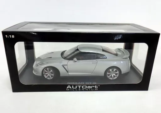 ミニカー　1/18 NISSAN GT-R(アルティメットメタルシルバー) 「MILLENNIUM」 [77386]