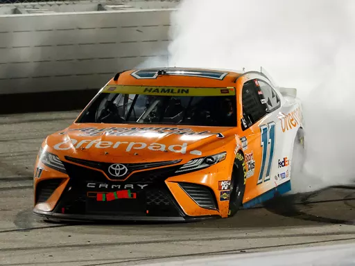 ミニカー　1/24 D.ハムリン オファーパッド ダーリントン TOYOTA カムリ NASCAR 2021 クックアウト・サザン 500 ウィナー #11 「フードオープンシリーズ」 [W112123OFPDHL]