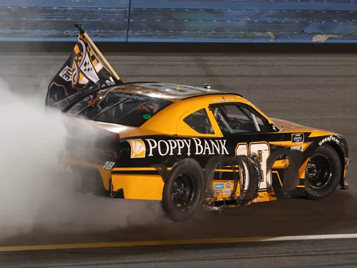 ミニカー　1/24 D.ヘムリック ポピーバンク TOYOTA スープラ NASCAR Xfinityシリーズ 2021 フェニックス・レースウェイ チャンピオンシップレース ウィナー 「フードオープンシリーズ」 [W182123PYBDCH]