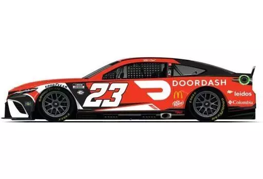 ミニカー　1/24 ”ババ・ウォレス” ドアダッシュ TOYOTA カムリ NASCAR 2023 #23 「フードオープンシリーズ」 [C232323DOODX]
