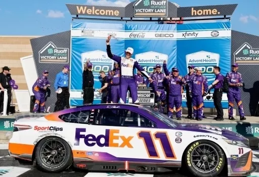 ミニカー　1/24 ”デニー・ハムリン” FEDEX EXPRESS TOYOTA カムリ NASCAR 2023 ADVETHEALTH 400 ウィナー #11 「フードオープンシリーズ」 [W112323FEXDHW]