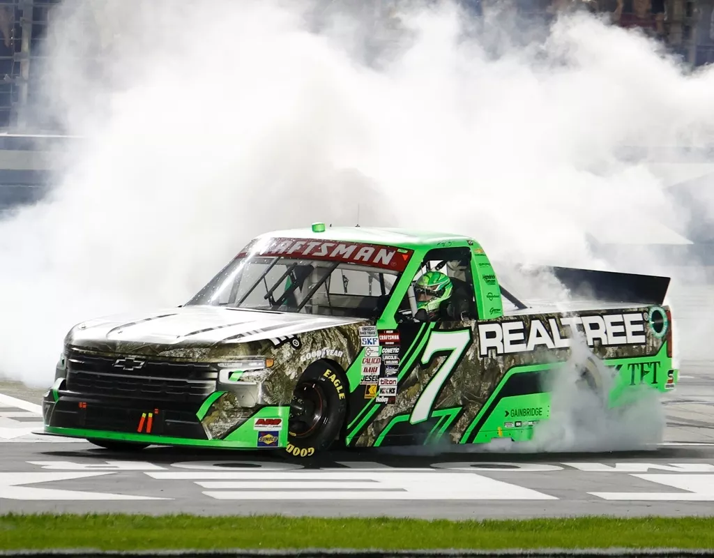ミニカー　1/24 REALTREE 2024 シボレー シルバラード カイル・ブッシュ #7 テキサス モーター スピードウェイ ウィナー 「Action Racing Collectables Series」 [LR305389]