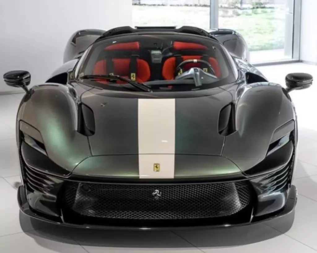 ミニカー　1/18 Ferrari SP3 Daytona open roof Glossy Verde Manzoni ケース付 [P18214TMF1V]