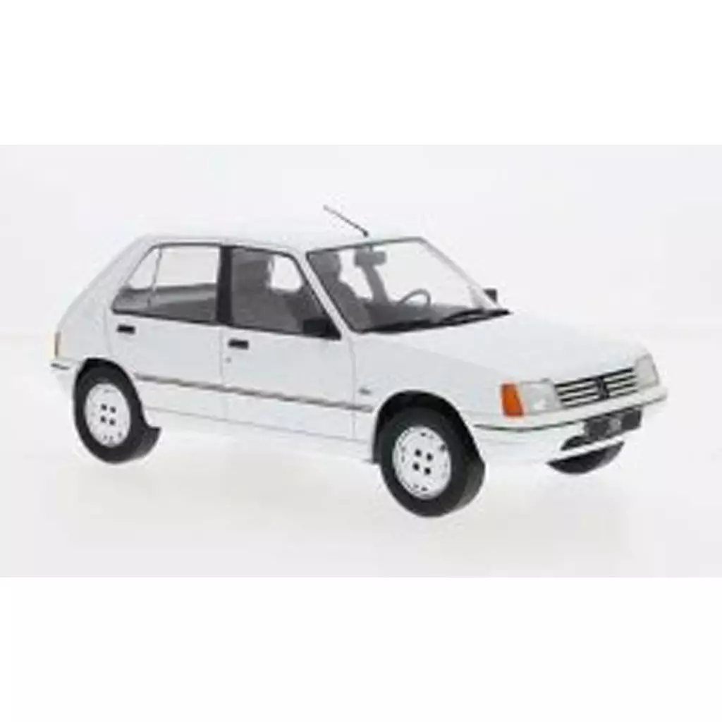 1/18 プジョー 205 1984 (ホワイト) [MCG18493]_img