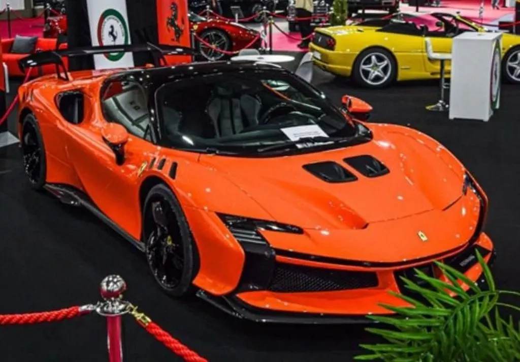 1/18 Ferrari SF90 XX Spider Rosso Dino ケース付 [P18238OV]