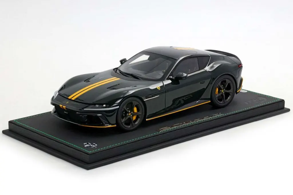 1/18 Ferrari 12Cilindri Panoramic roof Verde British with yellow stripes ケース付 [P18254H1V]