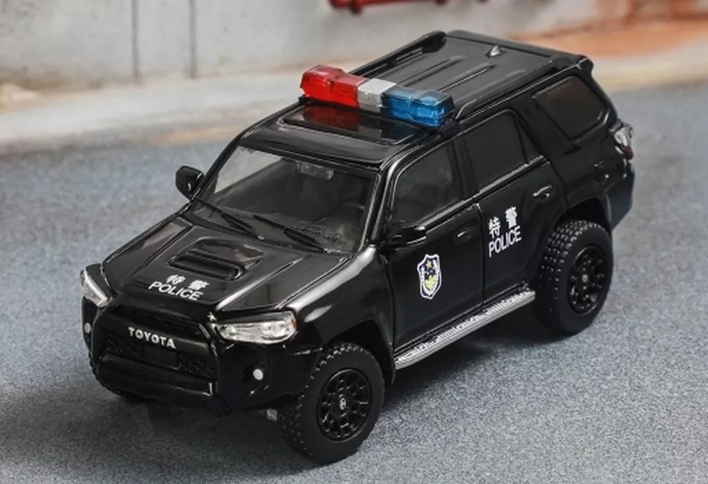 1/64 トヨタ 4 Runner TRD Pro 2022 (LHD) China SWAT(ブラック) [KS059-480]