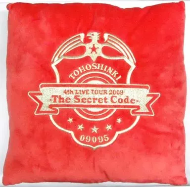 東方神起 the secret code SS席限定クッション 駿河屋 -<中古>東方神起 タイトルロゴ入りクッション 「TOHOSHINKI 4th