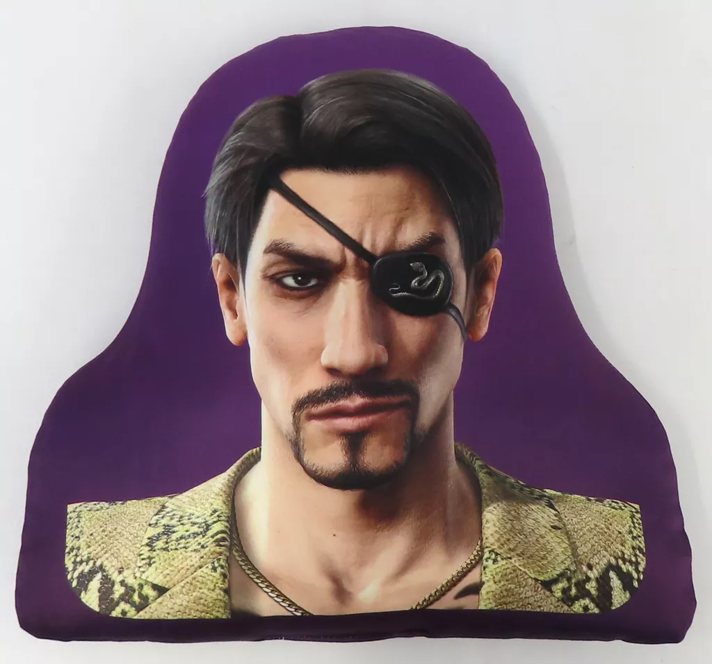 龍が如く ガン見フェイスクッション（真島吾朗） Amazon.co.jp: 『龍が如く』ガン見フェイスクッション 真島吾朗 : ゲーム