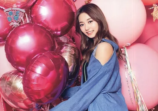 TWICE touchdown ランダムトレカ 商品詳細ページ | ONCE JAPAN OFFICIAL SHOP | ランダムトレーディング