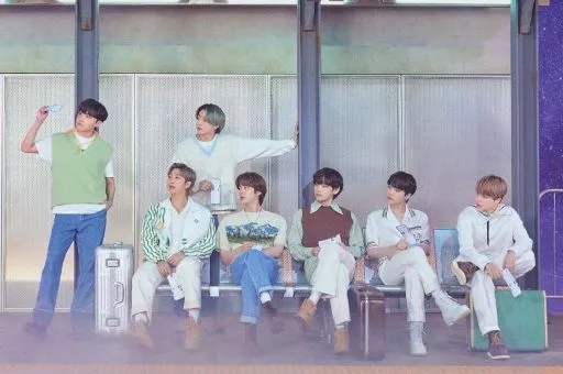 BTS sowoozoo ソウジュ ビーチタオル フォトカード付き BTS 公式 SOWOOZOO ビーチタオル 付属 新品未開封 フォトカード ポスト