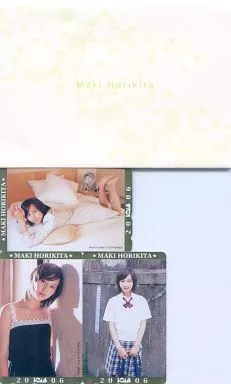 女性アイドル・俳優系テレホンカード　(3枚組) 「堀北真希 [台紙付き]」 BOMB2006 全プレ