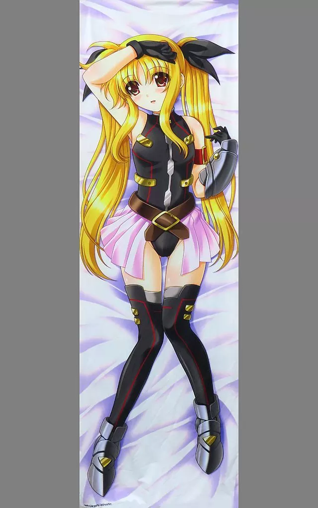 駿河屋 -<中古>【魔法少女リリカルなのは】抱き枕カバー