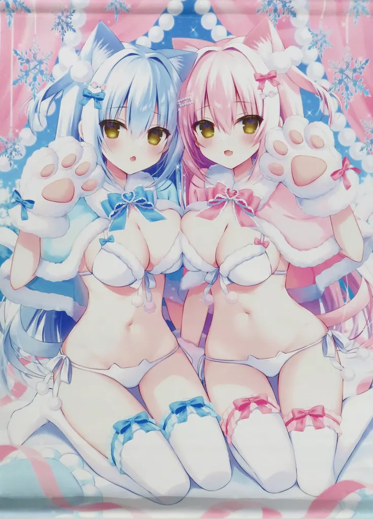 【オリジナル】B2タペストリー 冬の双子の白猫ちゃん(はすね) C103/はすねや